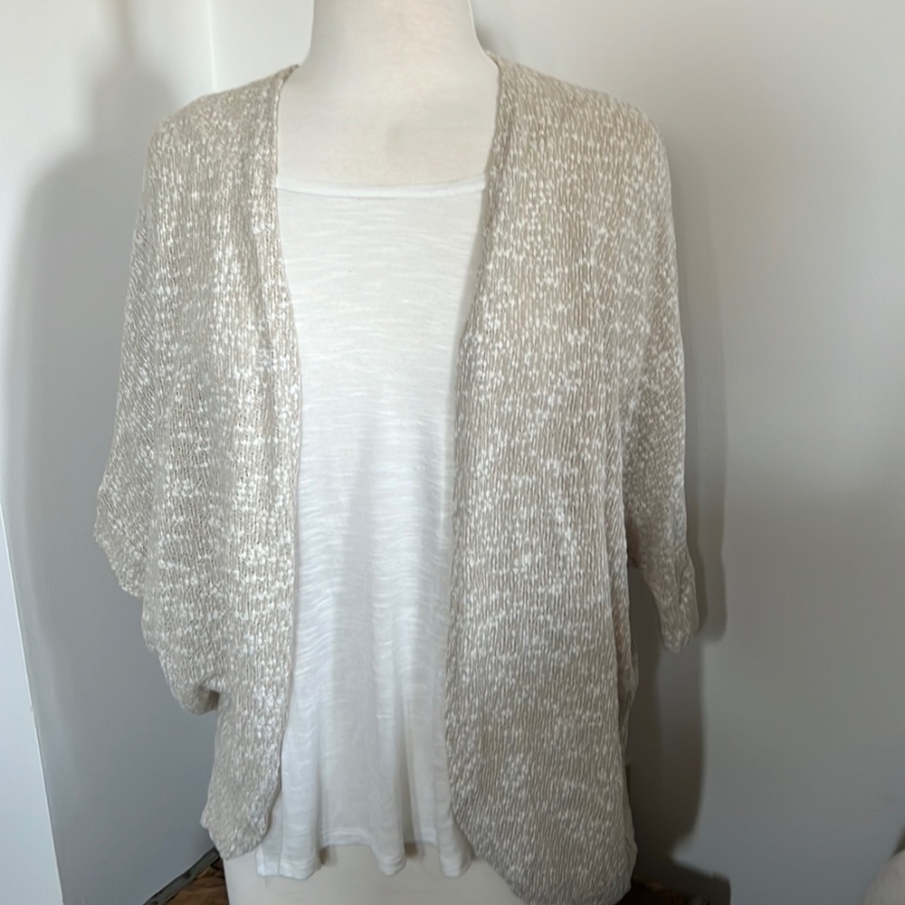 Short sleeve shrug light weight sweater tan and white